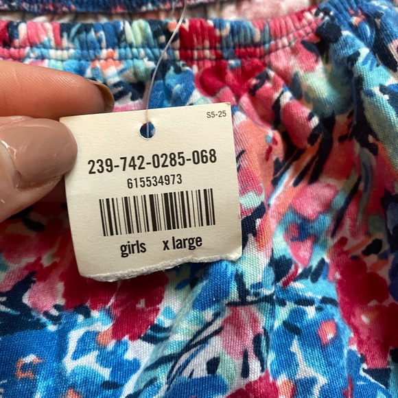 Abercrombie Kids Ruffle Off-the-Shoulder Crop Top in Blue Floral - Picture 7 of 9